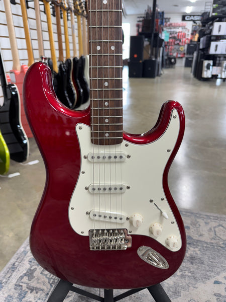 Squier Classic Vibe '60s Stratocaster with Laurel Fretboard - Candy Apple Red - B Stock