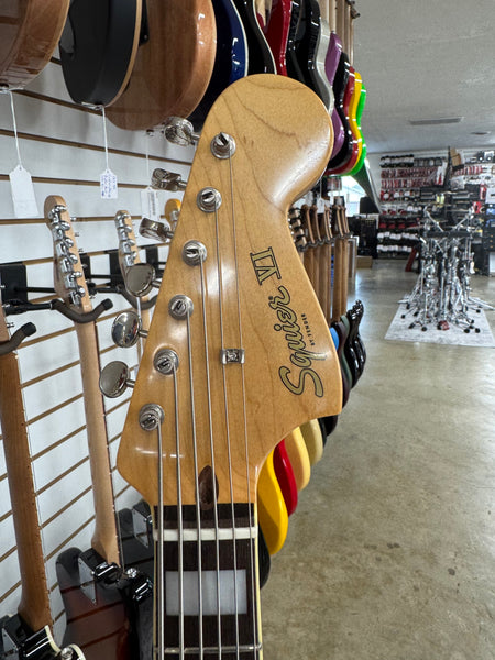Squier Classic Vibe Bass VI - 3-Color Sunburst - B Stock