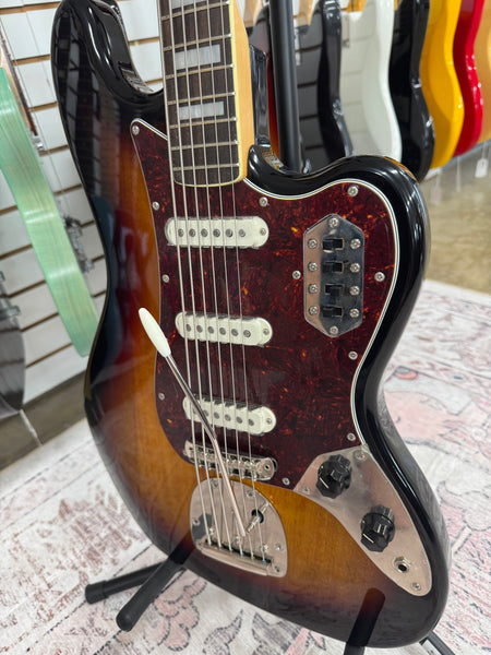 Squier Classic Vibe Bass VI - 3-Color Sunburst - B Stock
