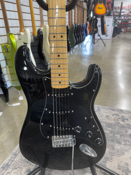 Squier Vintage Modified Stratocaster - Black - Used