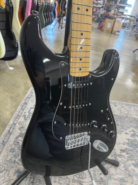 Squier Vintage Modified Stratocaster - Black - Used