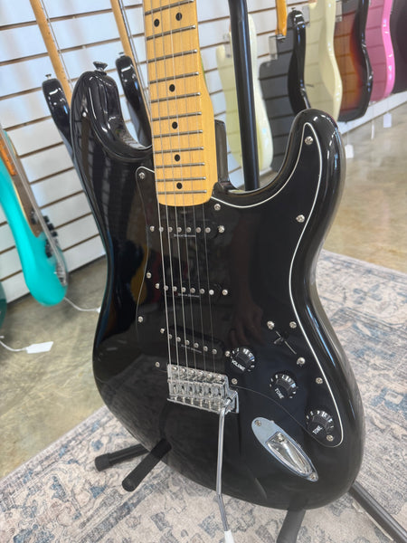 Squier Vintage Modified Stratocaster - Black - Used