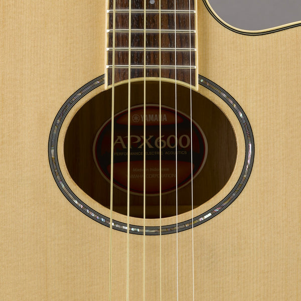 Yamaha APX600NT Thinline Acoustic-Electric Guitar - Natural