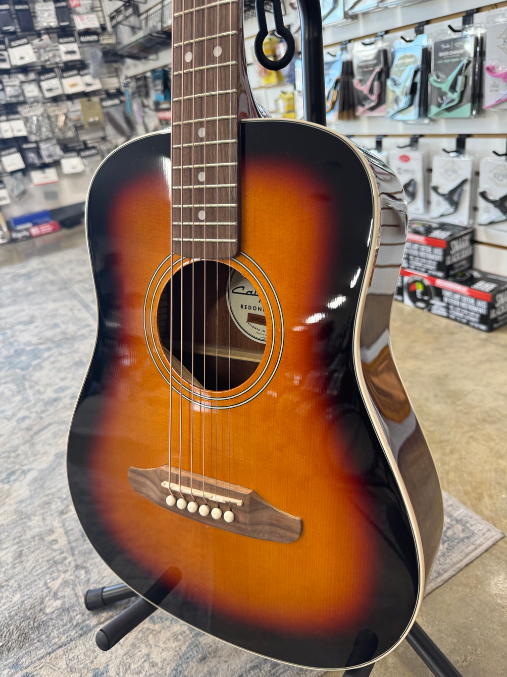 Fender California Standard Redondo Mini - 3-Color Sunburst - body angled from the right