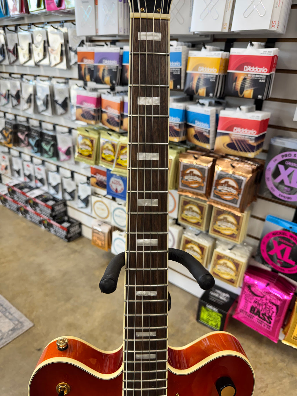 Used Gretsch Streamliner Center Block Cat-Eye, Abbey Ale - neck and fretboard