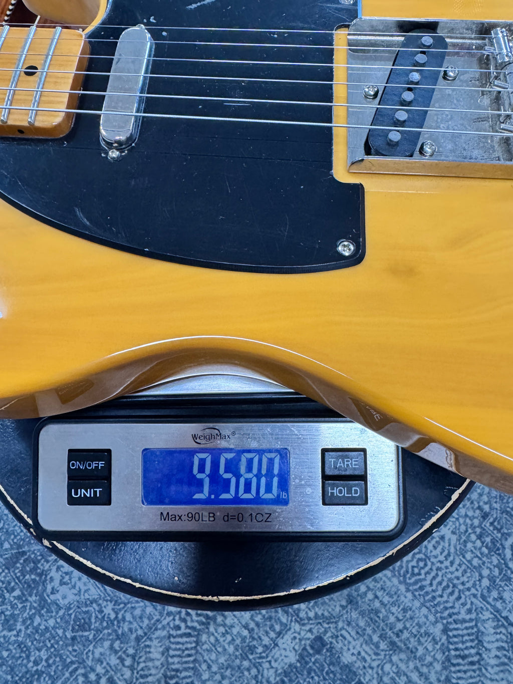 Used Squier Classic Vibe '50s Telecaster, Butterscotch Blonde - weighs about 9.6 lb on our store scale