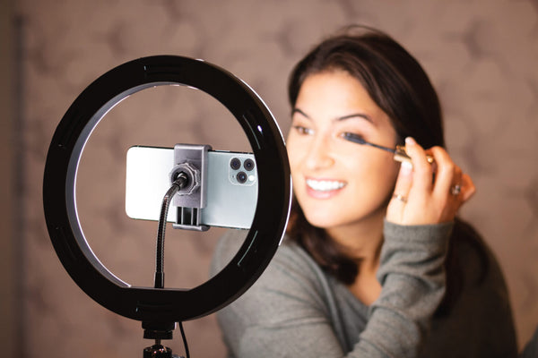 Gator GFW-RINGLIGHTDSKTP Ring Light Round Base Desktop Stand W/ Phone Clamp
