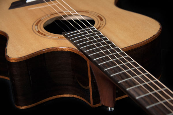 Washburn WCG20SCE Comfort Series Cutaway Grand Auditorium w/ Electronics Natural