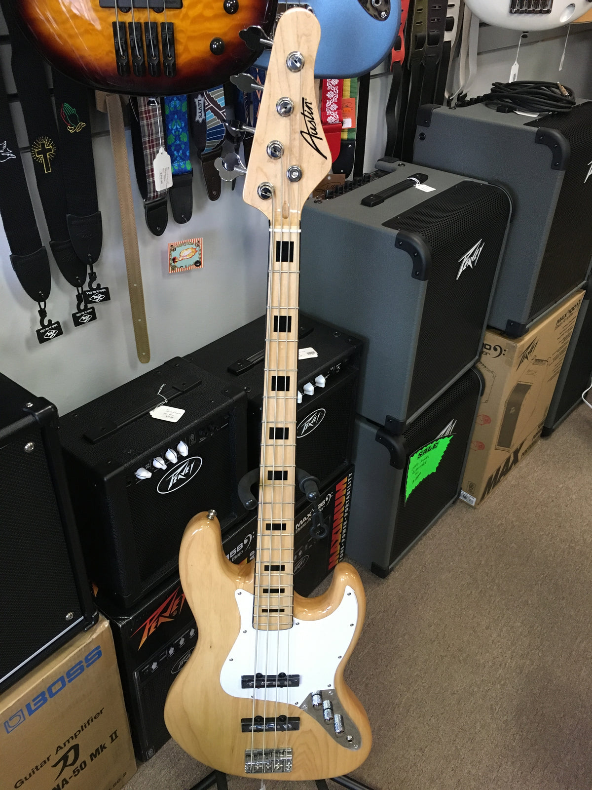 Austin AJB300N Double Cutaway 4 String Bass Natural